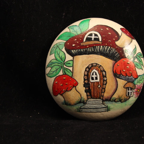 WOODM018 - Mushroom House - 3.5